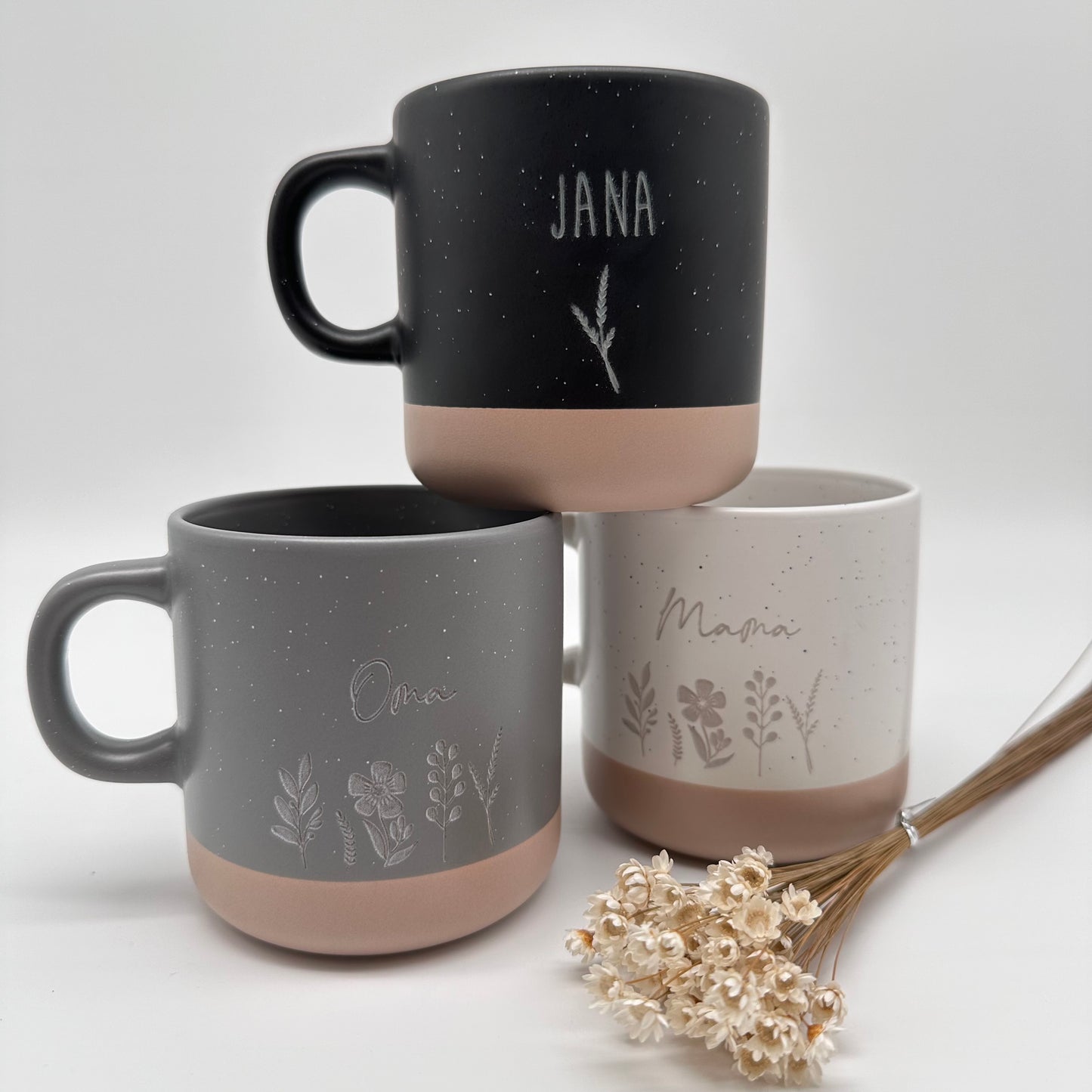 Tasse, Kaffeebecher, Becher mit Namen, Blumenmotiv personalisierte Tassen, Geschenk, weiß, schwarz, grau, Geschenk, Weihnachten, Geburtstag