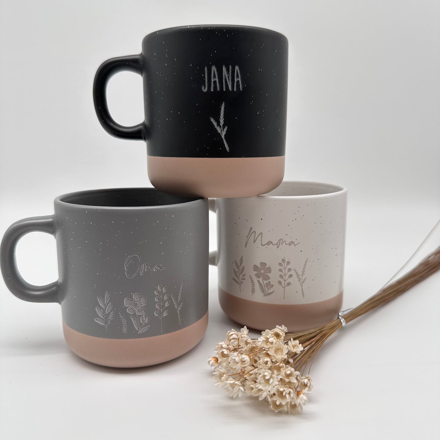 Tasse, Kaffeebecher, Becher mit Namen, Blumenmotiv personalisierte Tassen, Geschenk, weiß, schwarz, grau, Geschenk, Weihnachten, Geburtstag