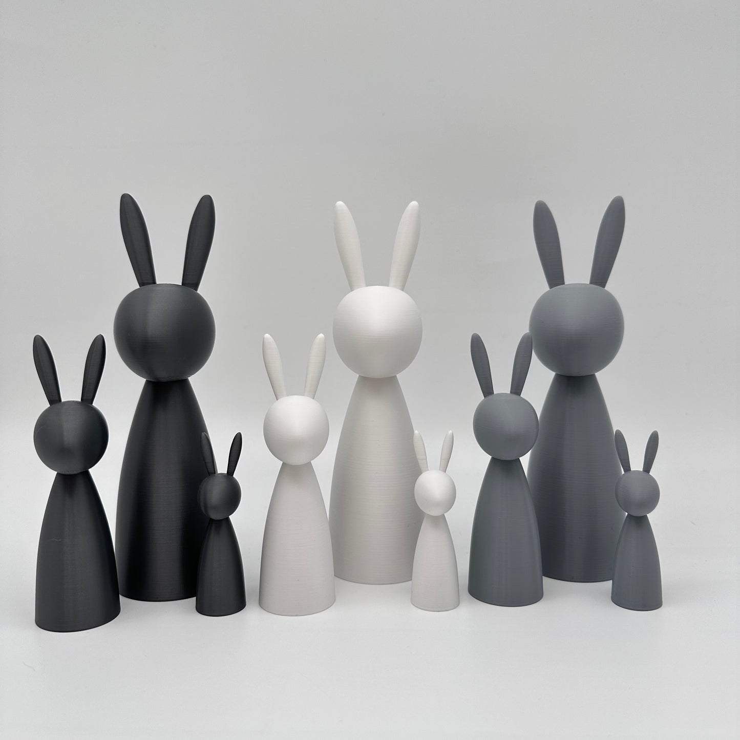 Moderne Osterhasen, Tablett mit Rillen, Vase mit Rillen in verschiedenen Größen und Farben, 3d Druck, Osterhasen, Ostern dekorieren, aktuelle Trendfarben Mocha Mousse