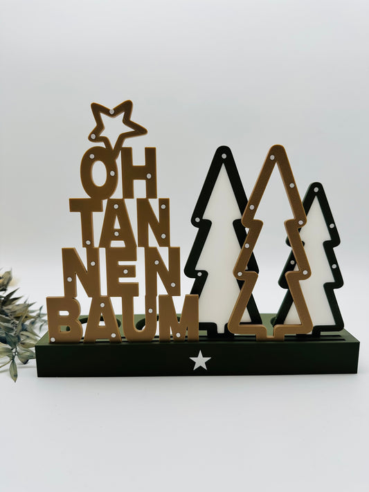„Moderne Weihnachtsdeko OH TANNENBAUM mit Tannenbäumen und Stern in Gold, Weiß und Schwarz – festliche Tischdeko im skandinavischen Stil“