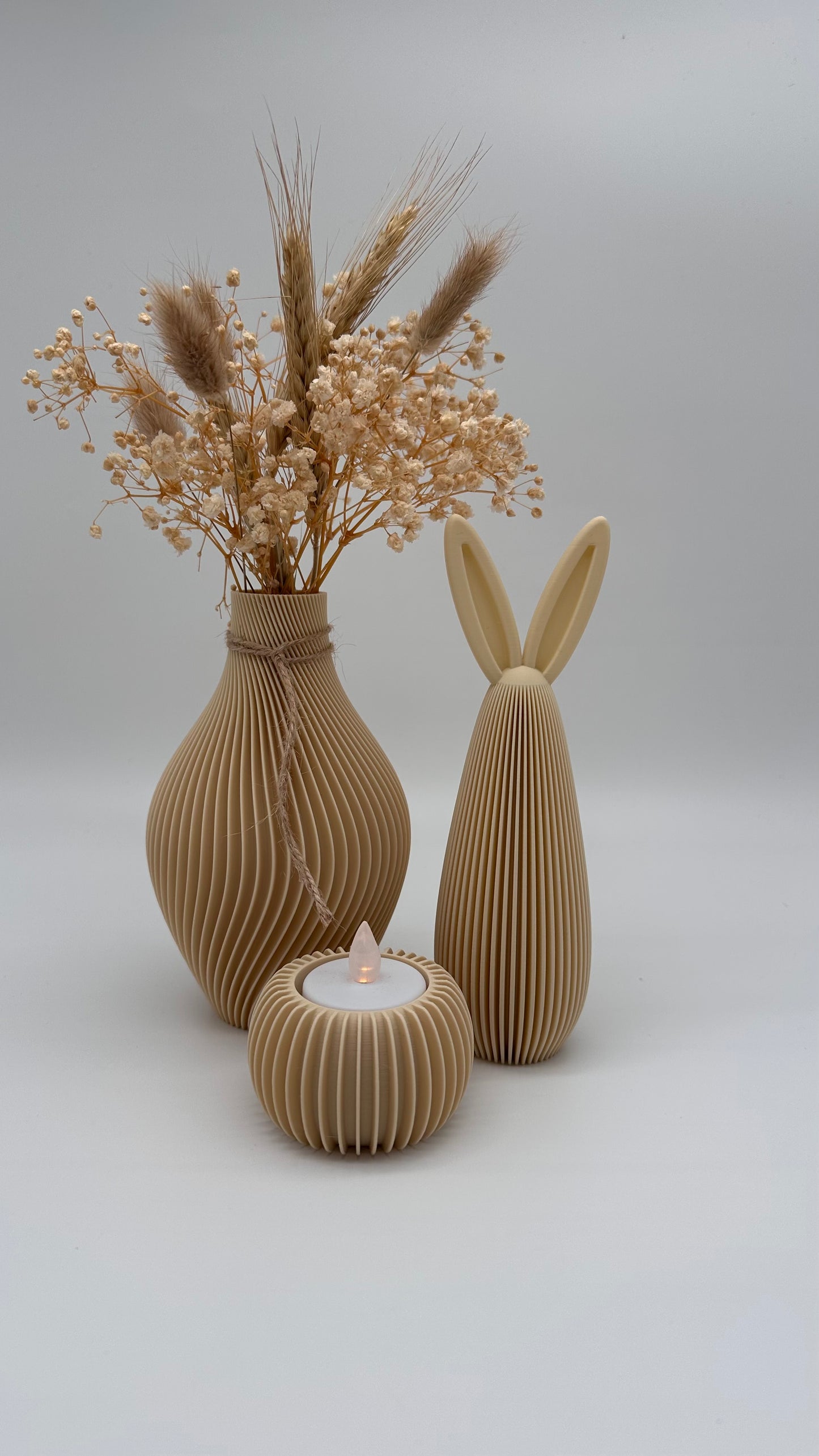 Moderner 3d Drucke. Osterhasen, Teelichtständer, Vase Design mit Rillen in verschiedenen Farben, 3d Druck, Nachhaltigkeit