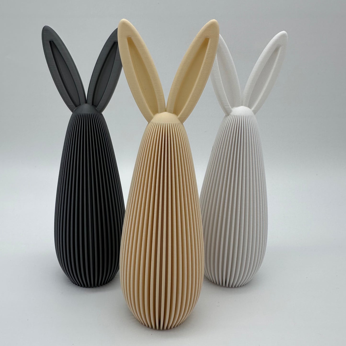 Moderner 3d Drucke. Osterhasen, Teelichtständer, Vase Design mit Rillen in verschiedenen Farben, 3d Druck, Nachhaltigkeit