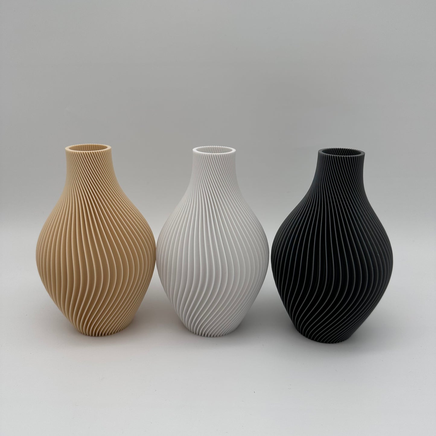 Moderner 3d Drucke. Osterhasen, Teelichtständer, Vase Design mit Rillen in verschiedenen Farben, 3d Druck, Nachhaltigkeit