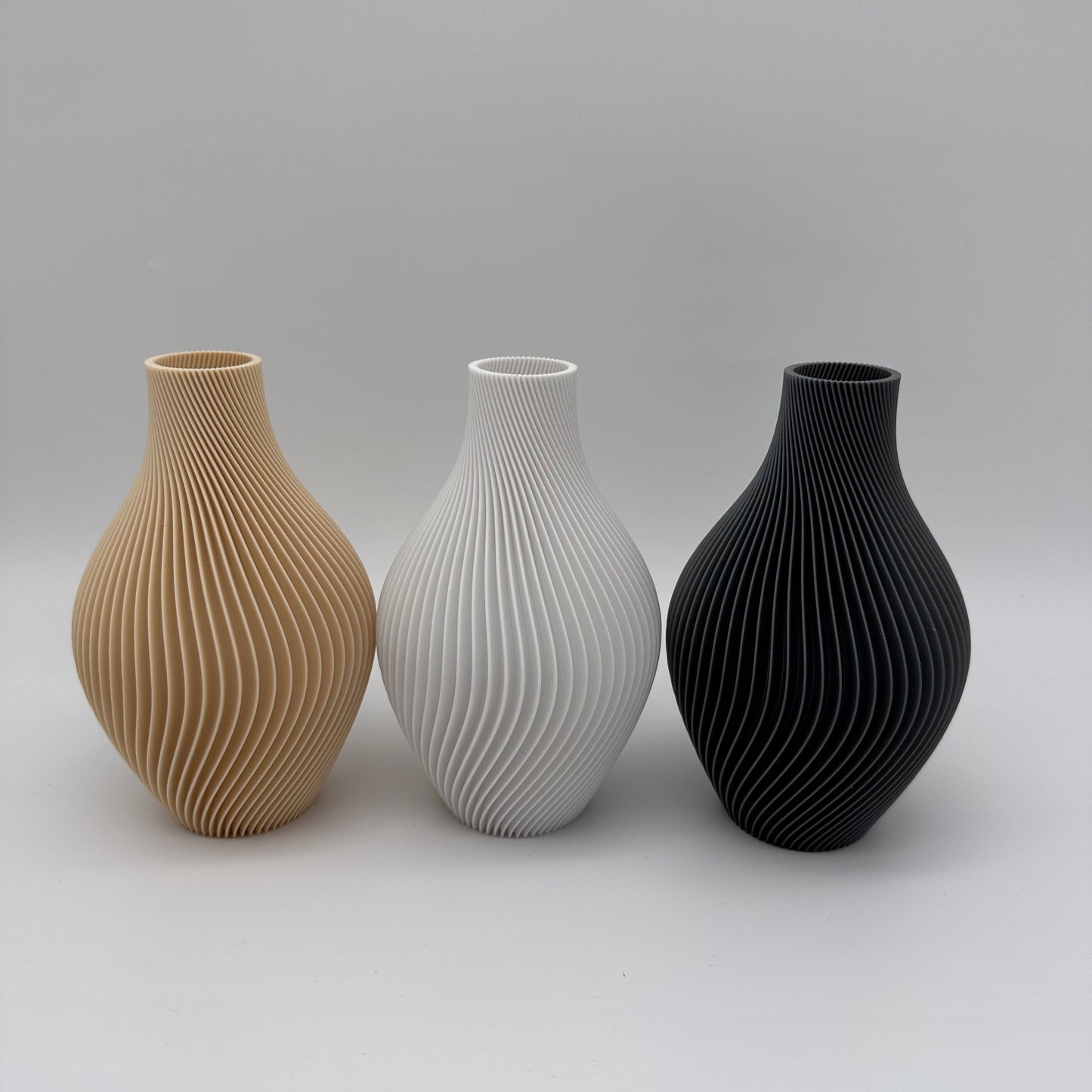 Moderne 3d Druck. Vase mit Rillen, Vase geriffelt, modernes Design, verschiedenen Farben, 3d Druck, Nachhaltigkeit