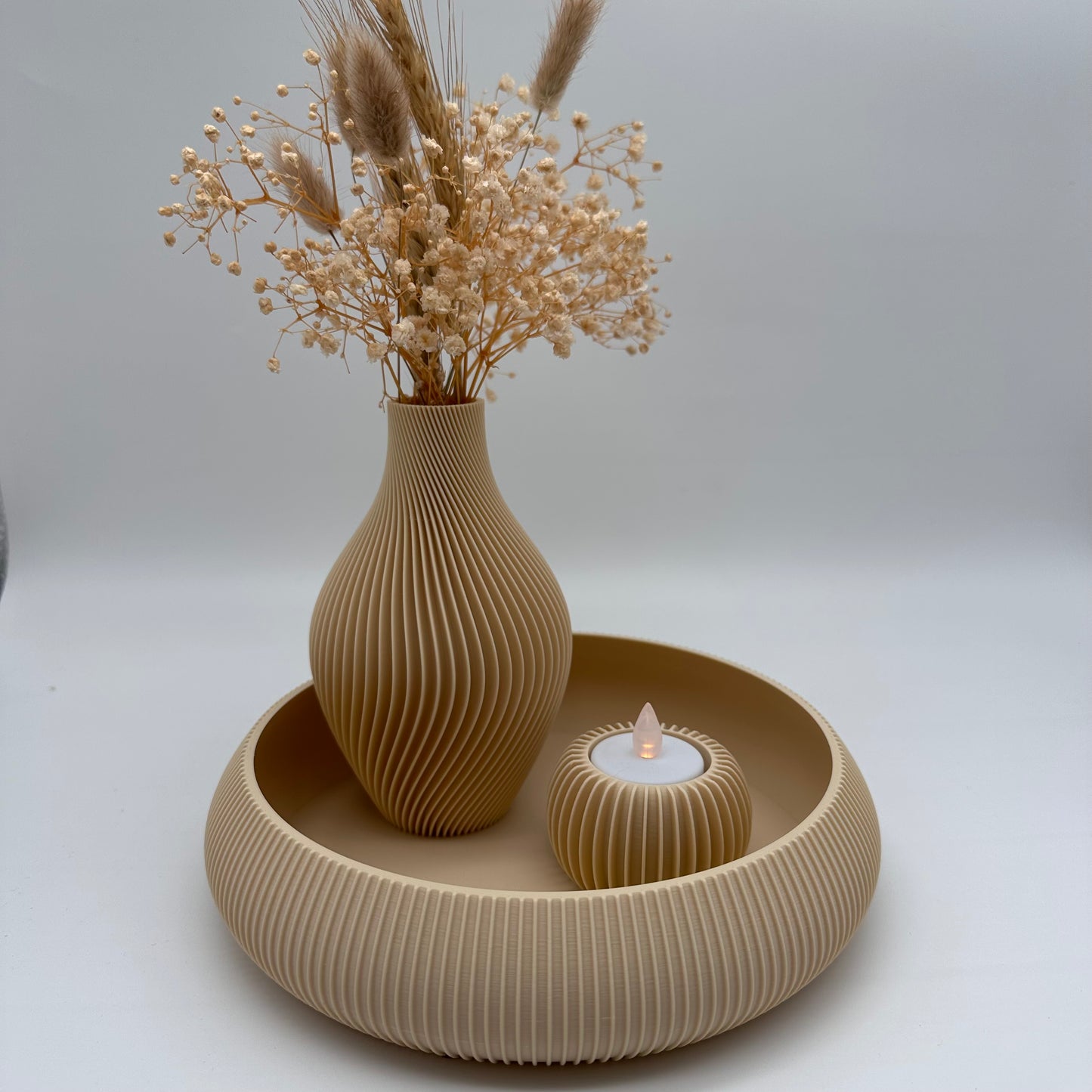 Moderne 3d Druck. Vase mit Rillen, Vase geriffelt, modernes Design, verschiedenen Farben, 3d Druck, Nachhaltigkeit